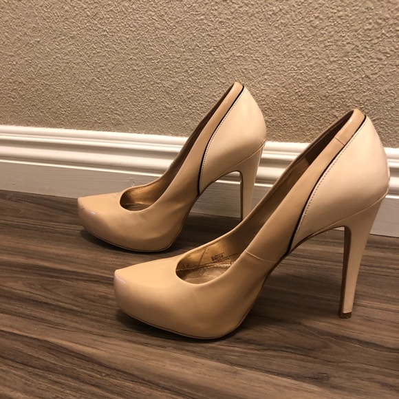 Heels - Picture 5 of 6